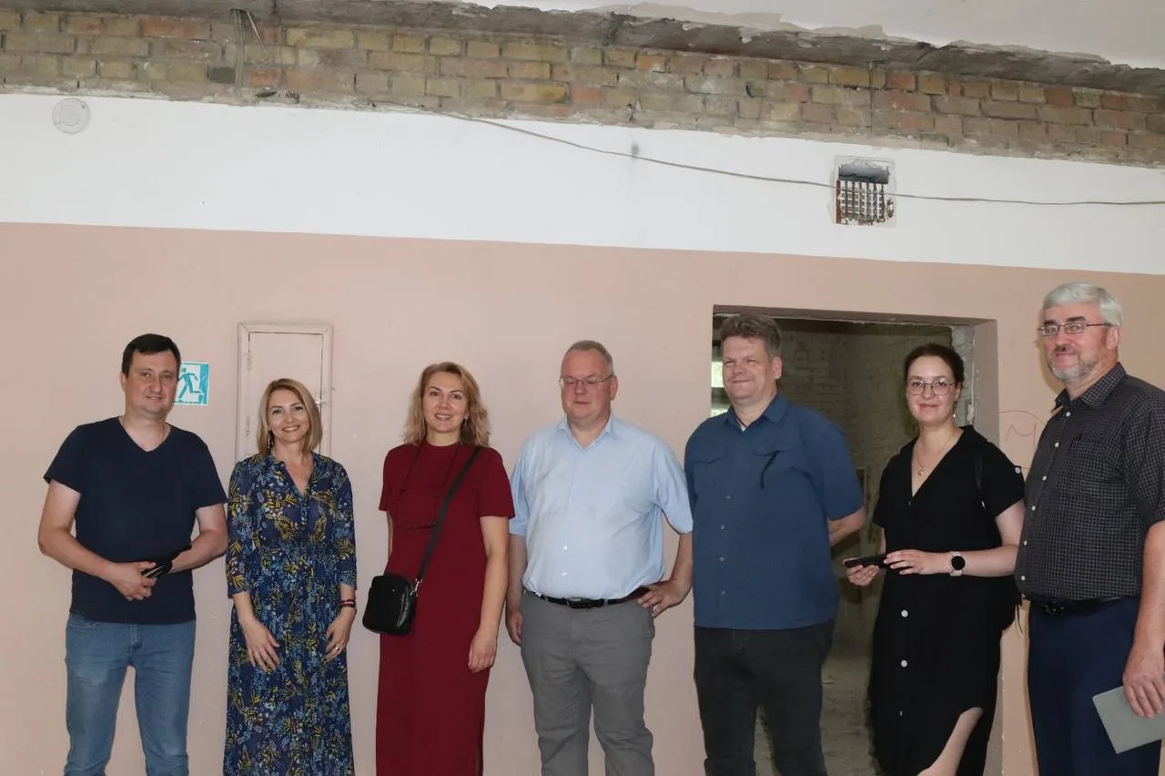 De foto is van ons bezoek aan het instituut en met dank aan VHMCE